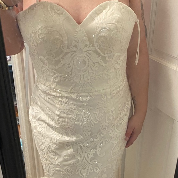 Wedding Dress - Picture 2 of 6